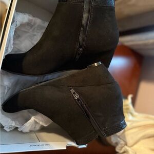 Elegant Black Ankle Boots by Croft &Barrow Size 7.5